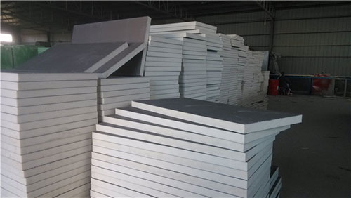 河南聚氨酯噴涂機(jī)養(yǎng)殖業(yè)保溫板發(fā)泡案例(圖3) 養(yǎng)殖業(yè)保溫板發(fā)泡案例