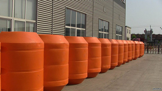 聚氨酯浮球 Q2600聚氨酯發(fā)泡機(jī) 澆注成型(圖1) 聚氨酯浮球