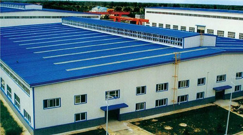 彩鋼板屋面噴涂聚脲防腐涂料(圖1) 彩鋼板屋面噴涂聚脲防腐涂料案例