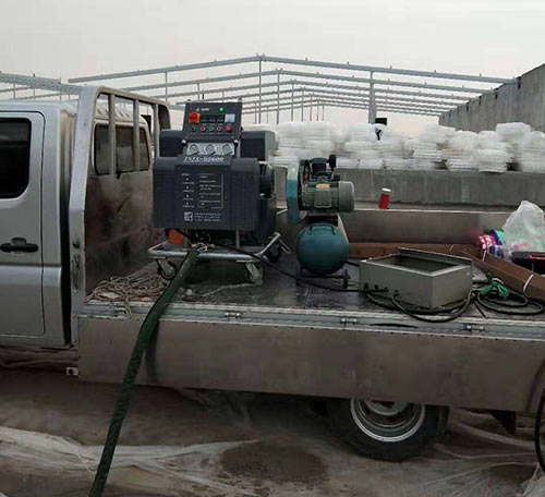 噴彩鋼瓦防腐涂料用什么噴涂機(jī)(圖2) H5600型聚脲涂料彩鋼瓦防腐噴涂機(jī)