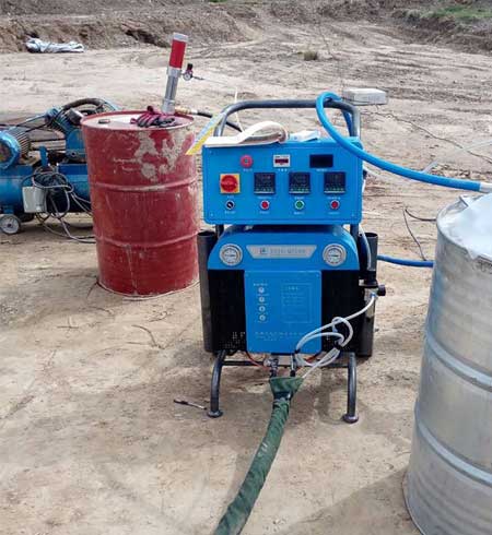 b1級聚氨酯噴涂機(jī)(圖1) Q5200b1級聚氨酯噴涂機(jī)