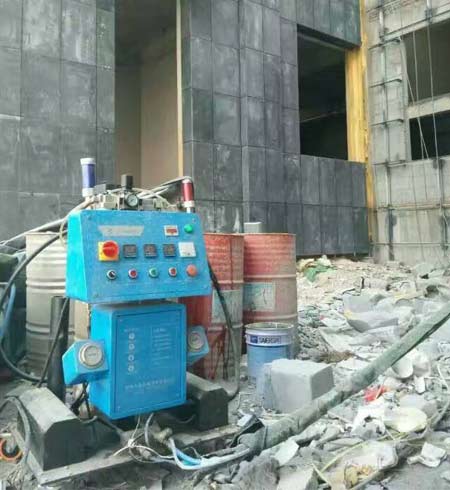 外墻保溫噴涂機(jī)(圖1) 外墻保溫噴涂機(jī)施工設(shè)備廠家