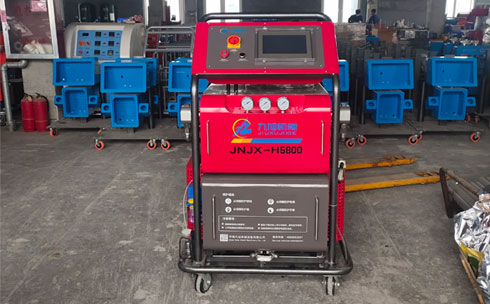 聚氨酯硬質(zhì)仿木發(fā)泡機(jī)(圖1) H5800PLC聚氨酯硬質(zhì)仿木發(fā)泡機(jī)