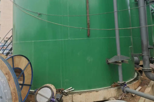 聚脲涂料化工儲罐內(nèi)外壁防腐施工專用噴涂設(shè)備(圖4) 聚脲涂料化工儲罐內(nèi)外壁防腐案例