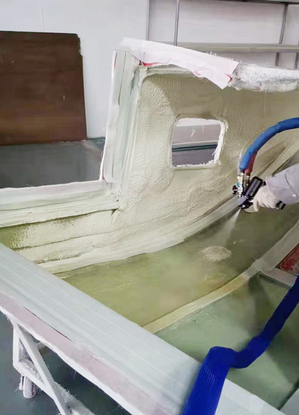 冷藏運(yùn)輸車(chē)廂噴涂硬泡聚氨酯保溫保冷(圖2) 冷藏運(yùn)輸車(chē)廂噴涂硬泡聚氨酯保溫保冷(圖2)