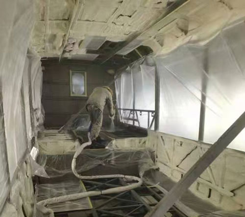 聚氨酯噴涂機(jī) 全車(chē)保溫噴涂聚氨酯泡沫(圖4) 全車(chē)保溫噴涂聚氨酯泡沫案例