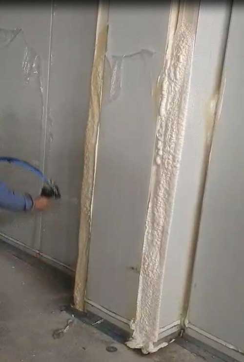 墻體填縫保溫聚氨酯發(fā)泡機(jī)(圖2) 墻體填縫保溫聚氨酯發(fā)泡案例