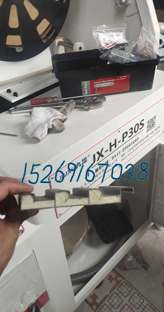 JX-H-P30S 鋁型材穿條機 產(chǎn)地貨源(圖5) 陽光房長城板空腔夾層穿條發(fā)泡案例