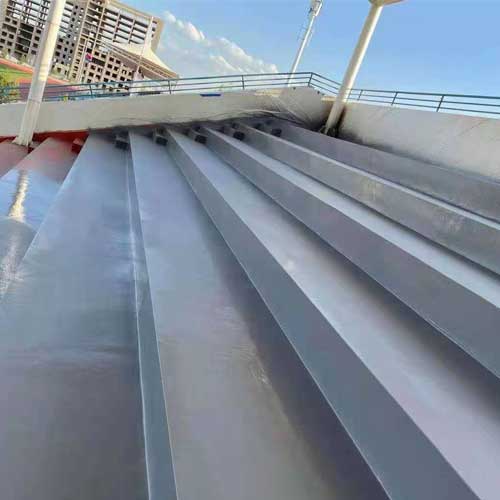 內(nèi)蒙古鄂爾多斯體育看臺(tái)聚脲施工(圖2) 內(nèi)蒙古鄂爾多斯體育看臺(tái)聚脲施工