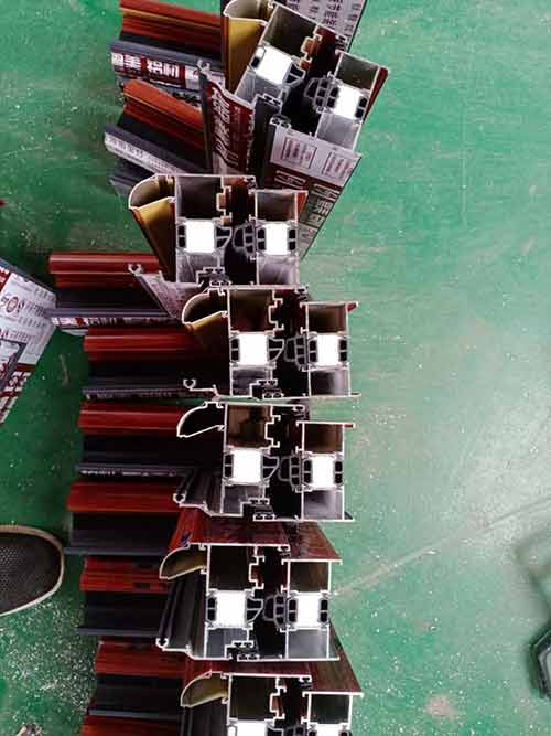 空腔夾層澆注機(jī)的澆注工藝(圖2) 空腔夾層澆注機(jī)的澆注工藝