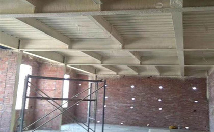 冷庫(kù)噴涂聚氨酯和冷庫(kù)庫(kù)板哪個(gè)效果好(圖2) 冷庫(kù)噴涂聚氨酯案例